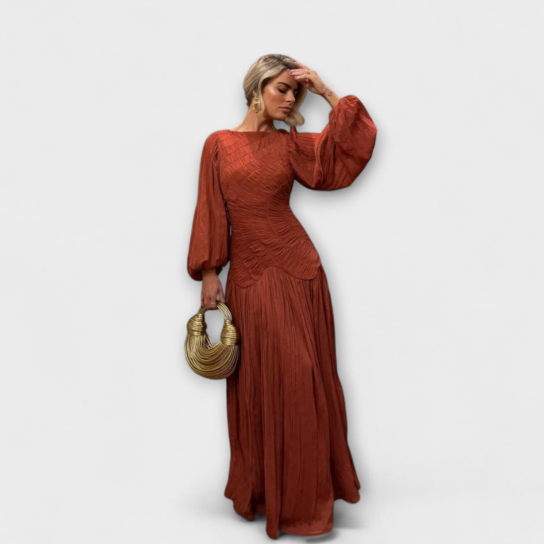 Robe plissée élégante avec manches longues